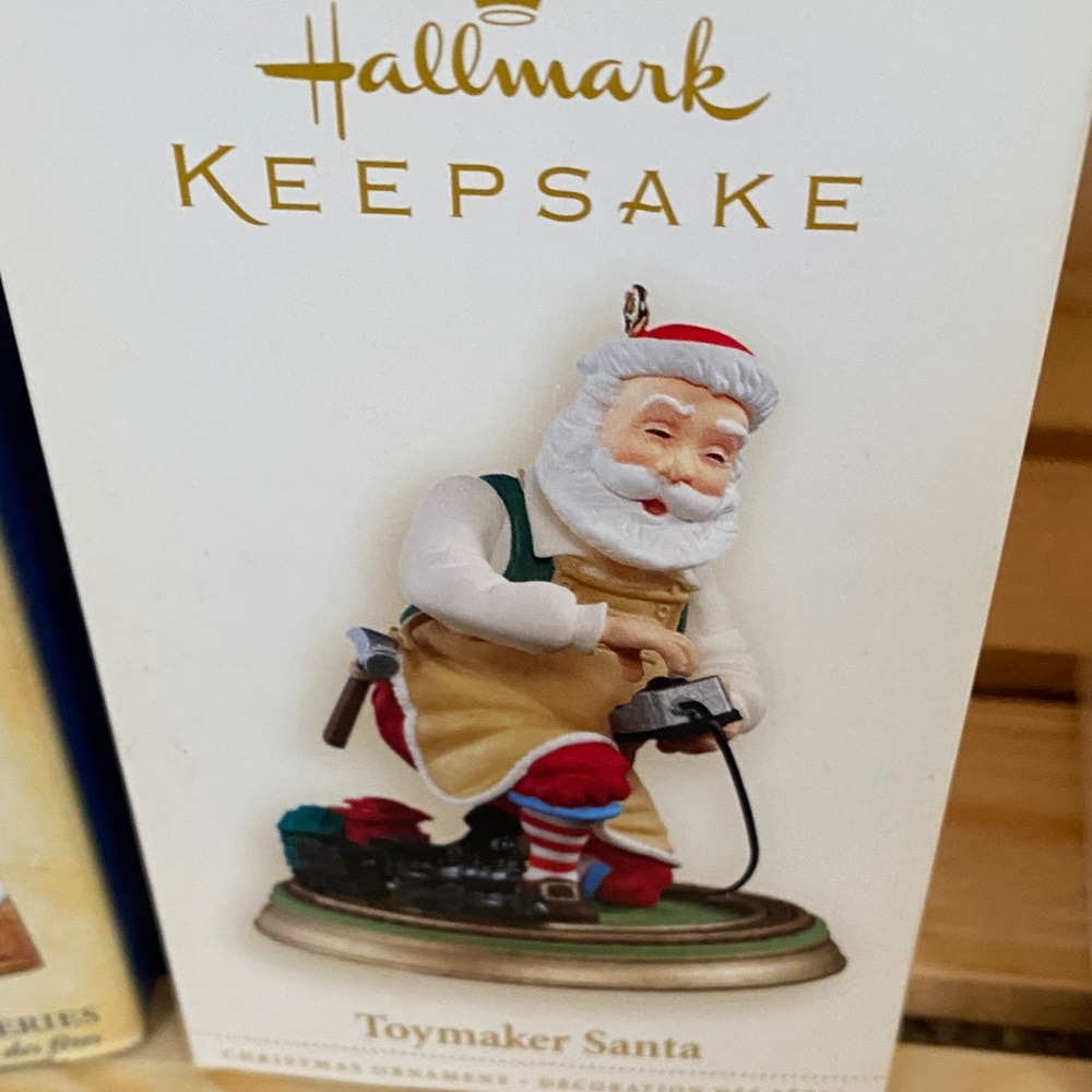 8 Toymaker Santa Ornament Collection - Picture 7 of 10